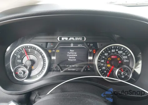 2020 Ram 1500 Big Horn 4X4 5'7 Box z USA, uszkodzony, nr VIN 1C6SRFFT2LN391363